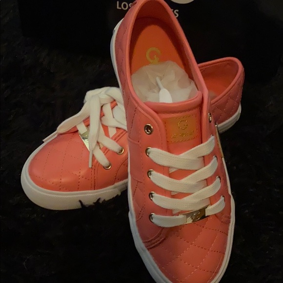 GBG Los Angeles Women's Backer Lace-Up Sneakers - Picture 2 of 7